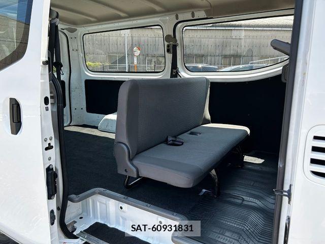Nissan NV350 Caravan 2021-07 8209367-15