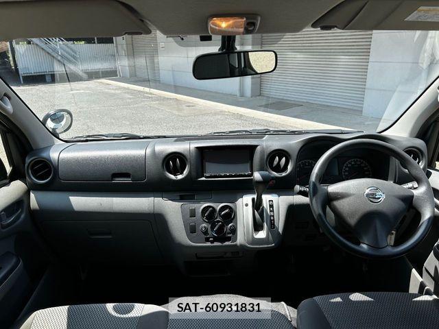 Nissan NV350 Caravan 2021-07 8209367-1