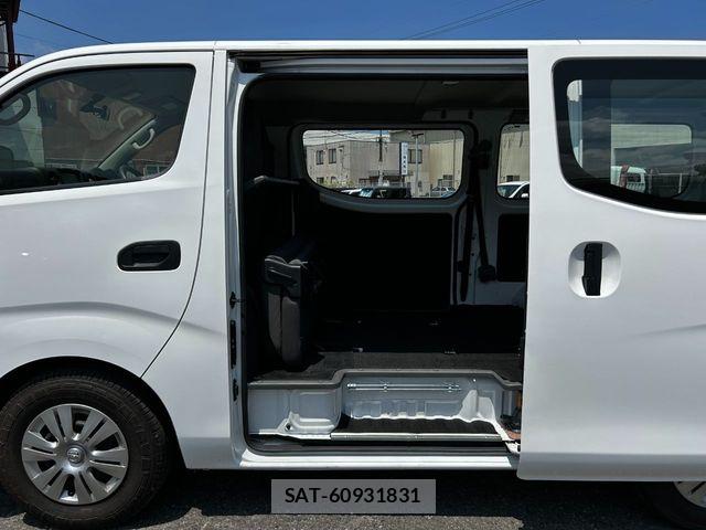 Nissan NV350 Caravan 2021-07 8209367-22