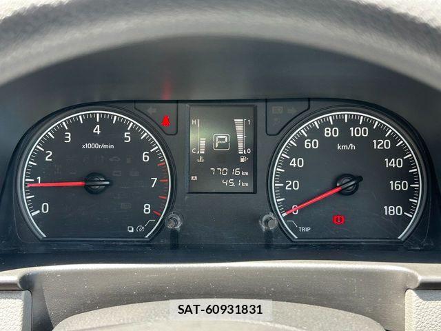 Nissan NV350 Caravan 2021-07 8209367-7