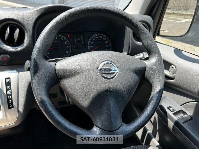 Nissan NV350 Caravan 2021-07 8209367-8