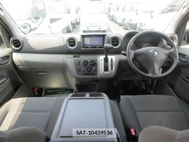 Nissan NV350 Caravan 2017-03 8316183-10