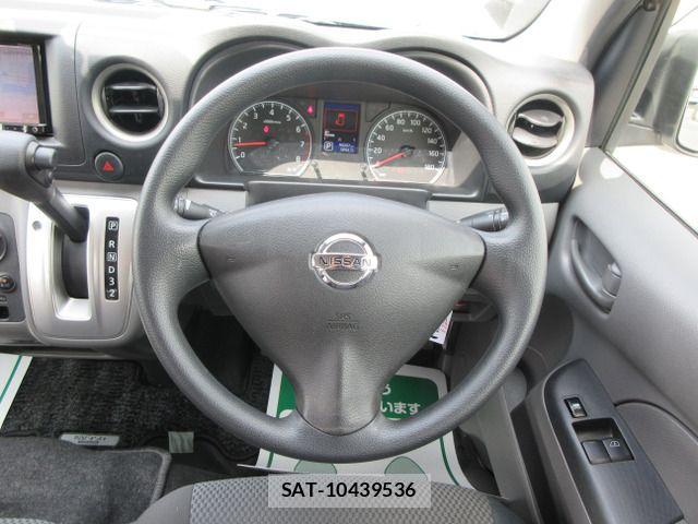 Nissan NV350 Caravan 2017-03 8316183-11