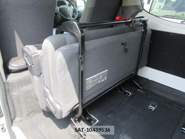 Nissan NV350 Caravan 2017-03 8316183-16