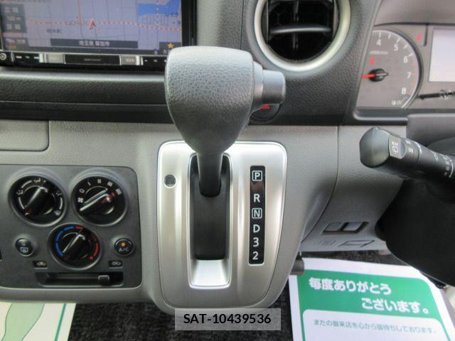 Nissan NV350 Caravan 2017-03 8316183-19