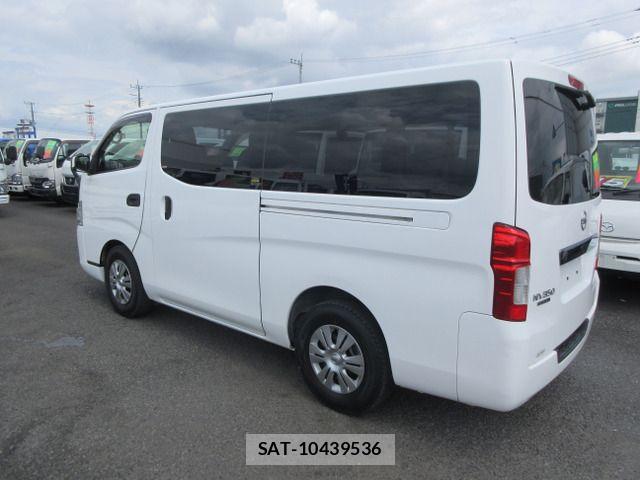 Nissan NV350 Caravan 2017-03 8316183-8