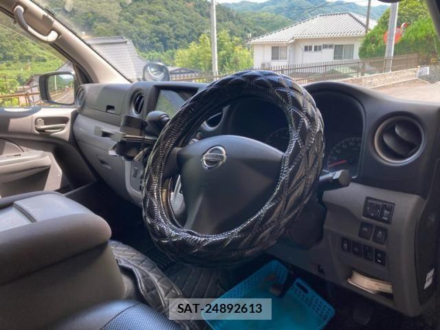 Nissan NV350 Caravan 2018-04 8316184-11