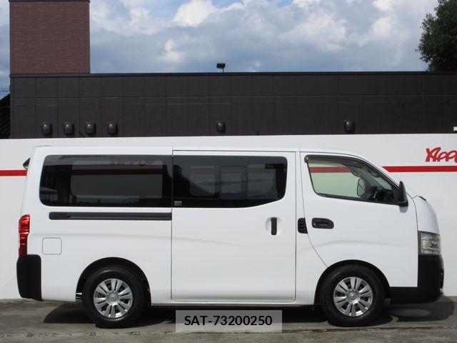 Nissan NV350 Caravan 2013-06 8367931-10