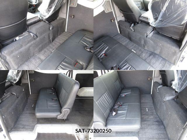 Nissan NV350 Caravan 2013-06 8367931-14