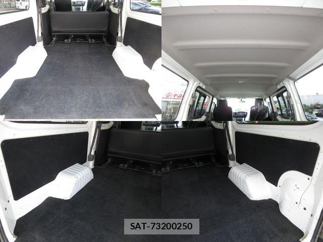 Nissan NV350 Caravan 2013-06 8367931-15