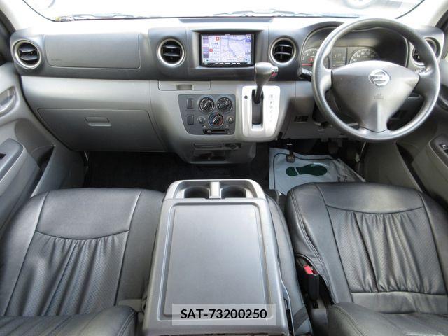 Nissan NV350 Caravan 2013-06 8367931-1