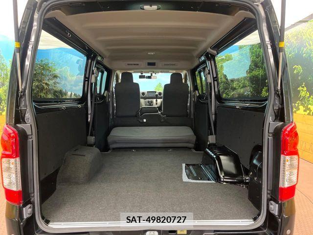 Nissan NV350 Caravan 2016-09 8526412-9