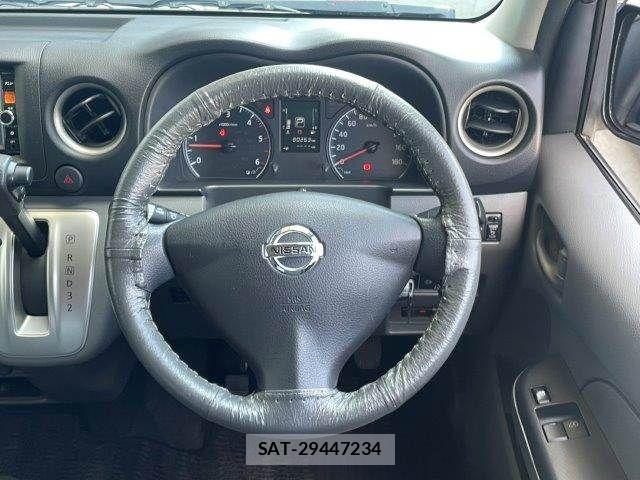 Nissan NV350 Caravan 2016-06 8563071-11