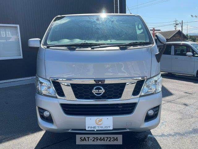 Nissan NV350 Caravan 2016-06 8563071-15
