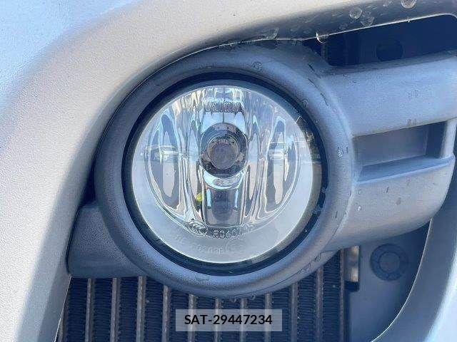 Nissan NV350 Caravan 2016-06 8563071-24