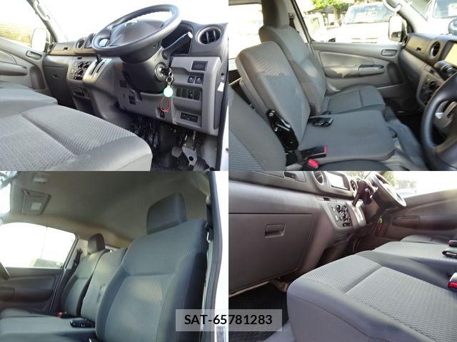 Nissan NV350 Caravan 2021-07 8628227-14