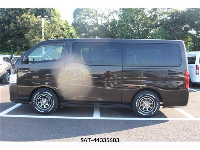 Nissan NV350 Caravan 2015-02 8628226-10