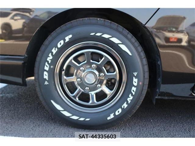 Nissan NV350 Caravan 2015-02 8628226-11