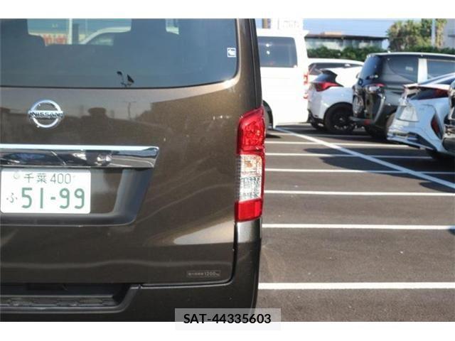 Nissan NV350 Caravan 2015-02 8628226-13