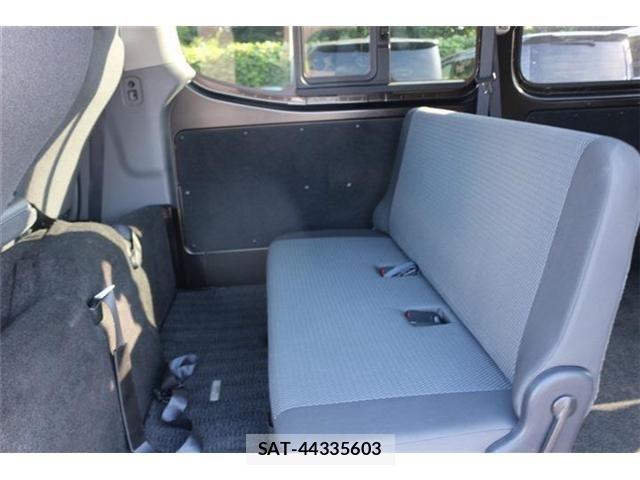 Nissan NV350 Caravan 2015-02 8628226-15