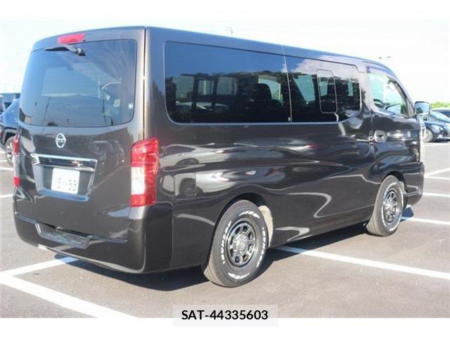 Nissan NV350 Caravan 2015-02 8628226-24