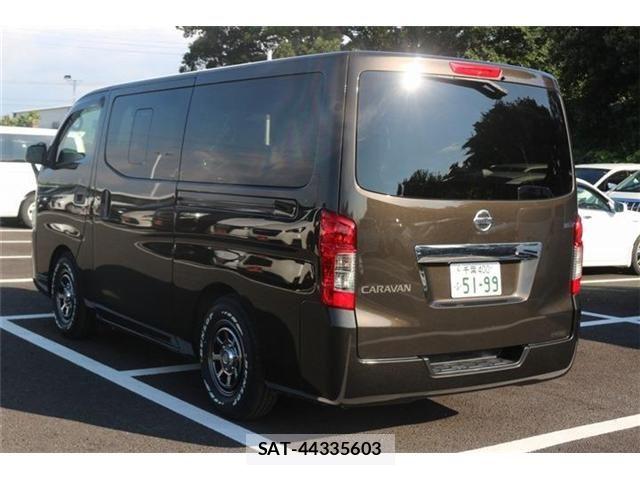 Nissan NV350 Caravan 2015-02 8628226-26