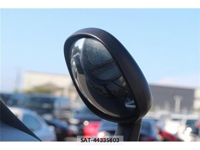 Nissan NV350 Caravan 2015-02 8628226-29