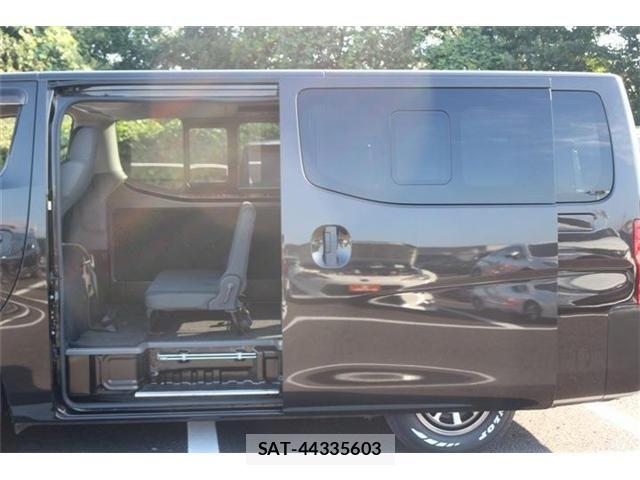 Nissan NV350 Caravan 2015-02 8628226-4