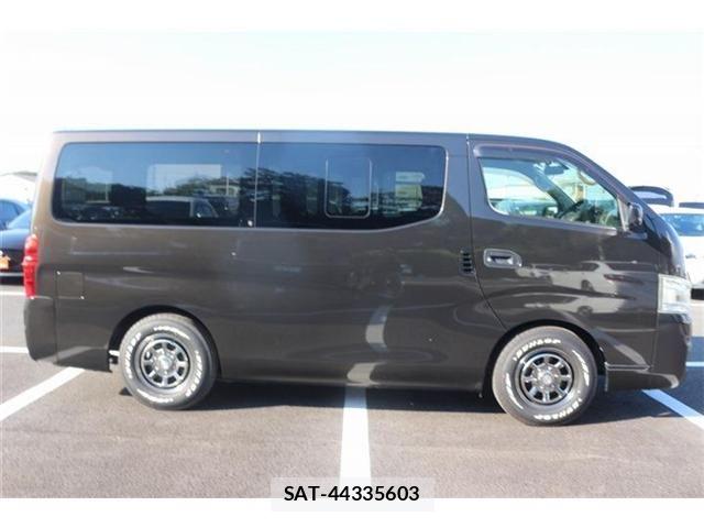 Nissan NV350 Caravan 2015-02 8628226-8