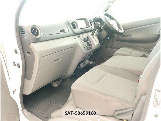 Nissan NV350 Caravan 2016-05 8871762-14