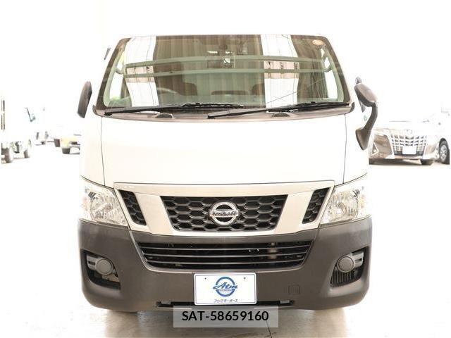 Nissan NV350 Caravan 2016-05 8871762-17