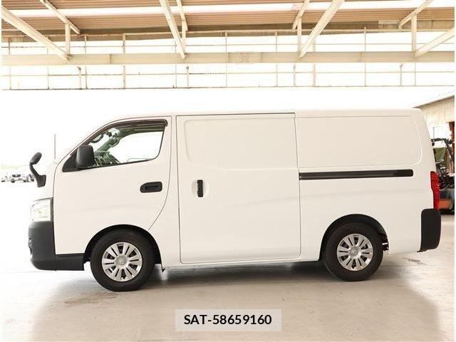 Nissan NV350 Caravan 2016-05 8871762-21