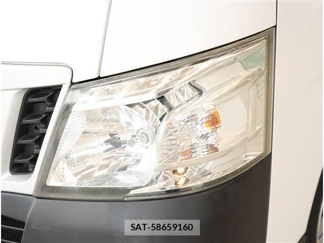 Nissan NV350 Caravan 2016-05 8871762-22