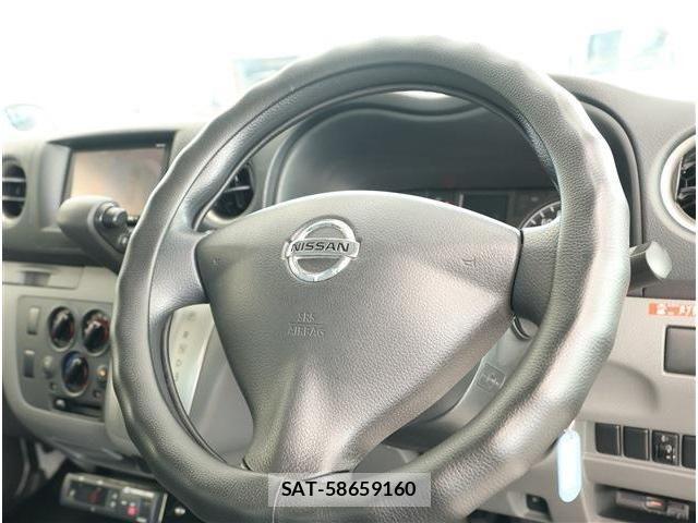 Nissan NV350 Caravan 2016-05 8871762-25