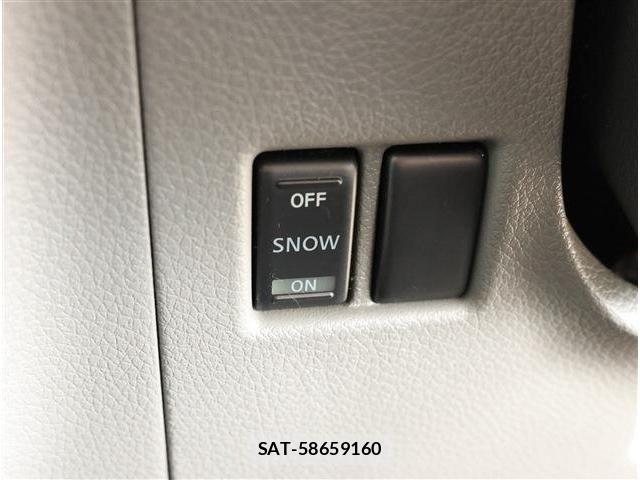 Nissan NV350 Caravan 2016-05 8871762-26