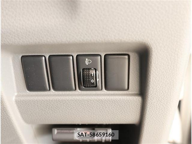 Nissan NV350 Caravan 2016-05 8871762-27