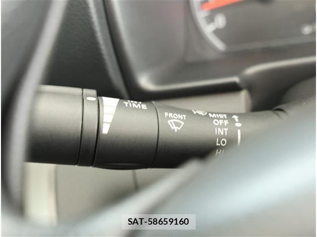 Nissan NV350 Caravan 2016-05 8871762-29
