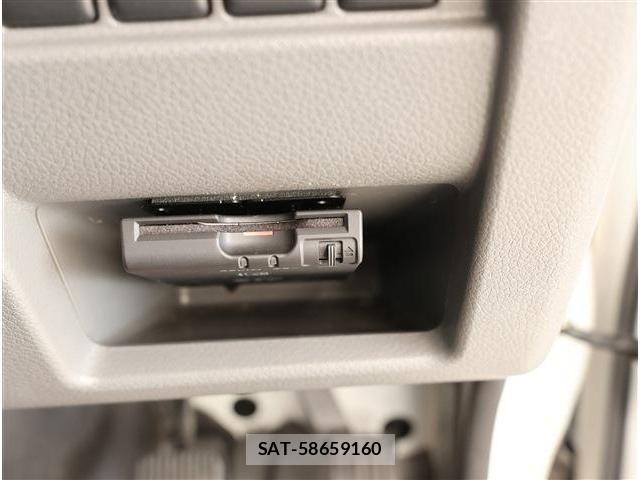 Nissan NV350 Caravan 2016-05 8871762-4