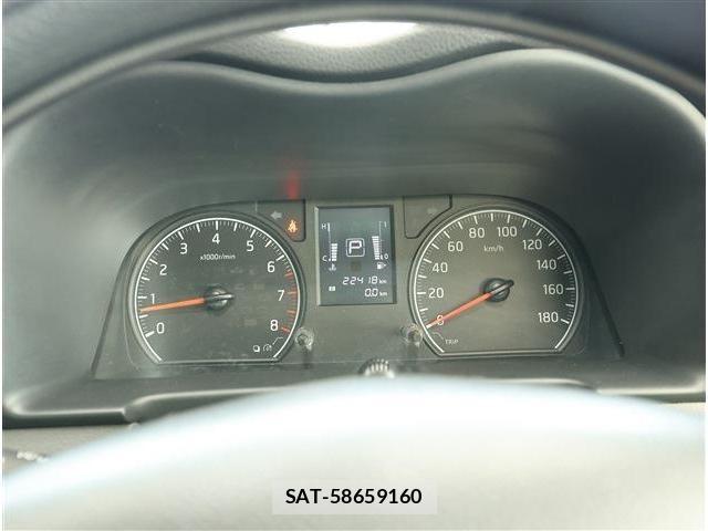 Nissan NV350 Caravan 2016-05 8871762-7
