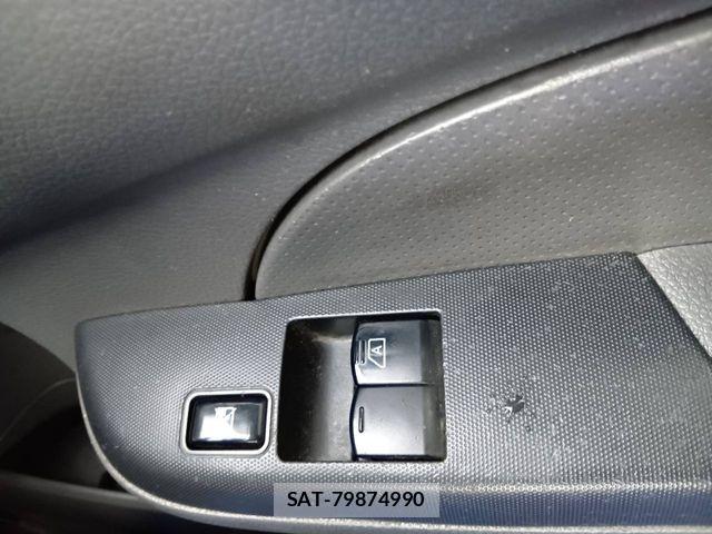 Nissan NV350 Caravan 2016-03 8881380-9