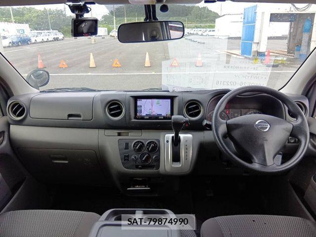 Nissan NV350 Caravan 2016-03 8881380-1