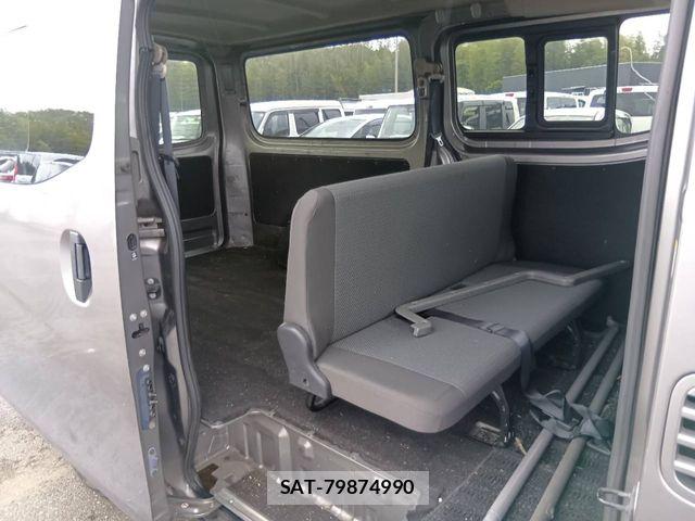 Nissan NV350 Caravan 2016-03 8881380-4