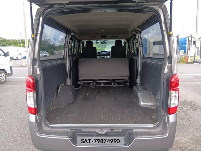 Nissan NV350 Caravan 2016-03 8881380-5