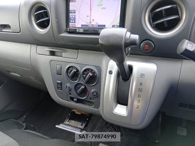 Nissan NV350 Caravan 2016-03 8881380-8