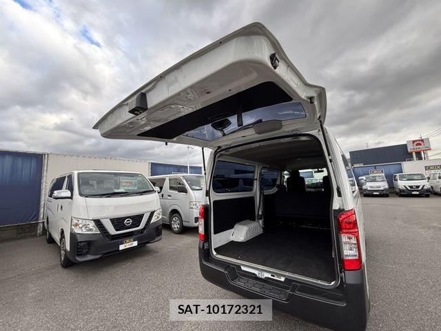 Nissan NV350 Caravan 2021-09 8881379-16