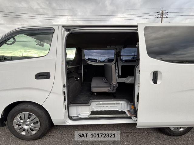 Nissan NV350 Caravan 2021-09 8881379-17