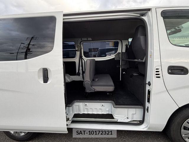 Nissan NV350 Caravan 2021-09 8881379-18