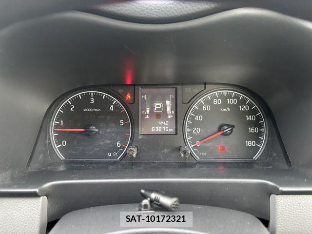 Nissan NV350 Caravan 2021-09 8881379-5