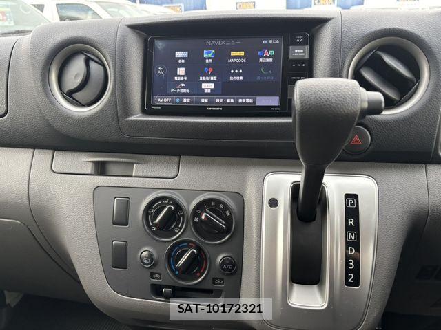 Nissan NV350 Caravan 2021-09 8881379-8