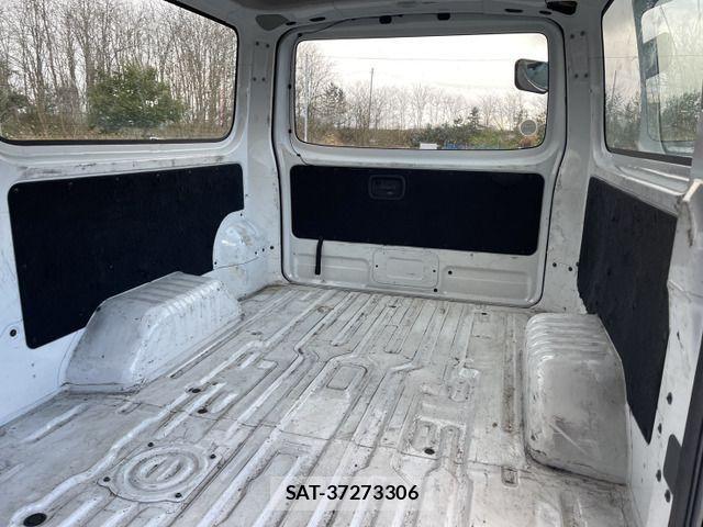 Nissan NV350 Caravan 2017-07 530088-9